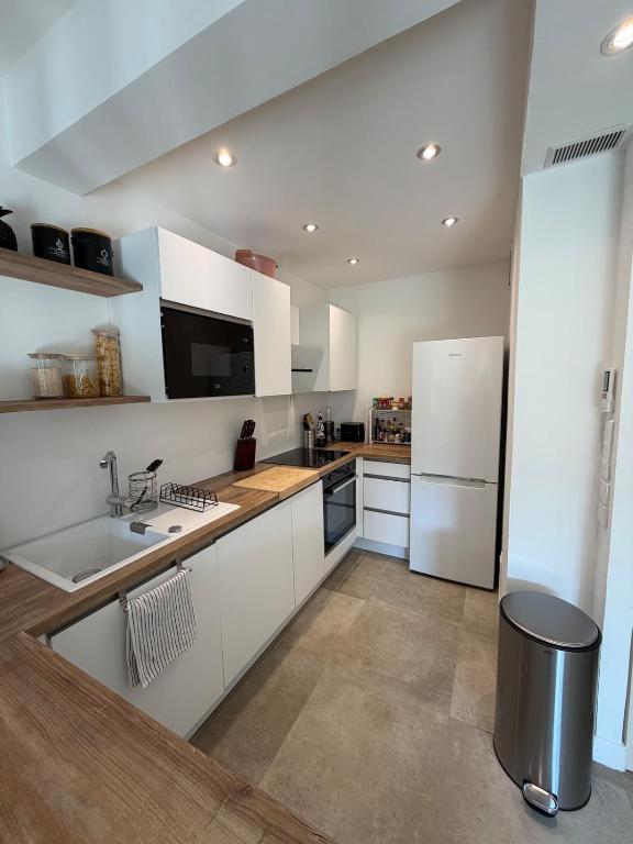 Cozy apartment - sunny terrace avec Clim et parking - 4