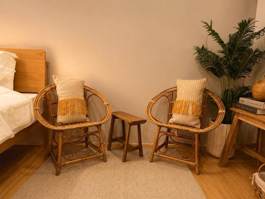 1Room 1 min to Chiang Mai Gate and motor rent