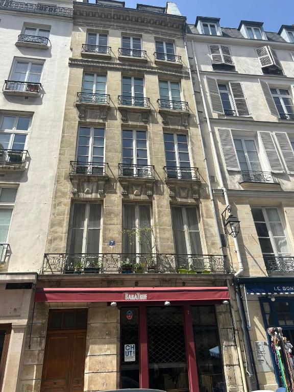 Charming Marais Place des Vosges - 5