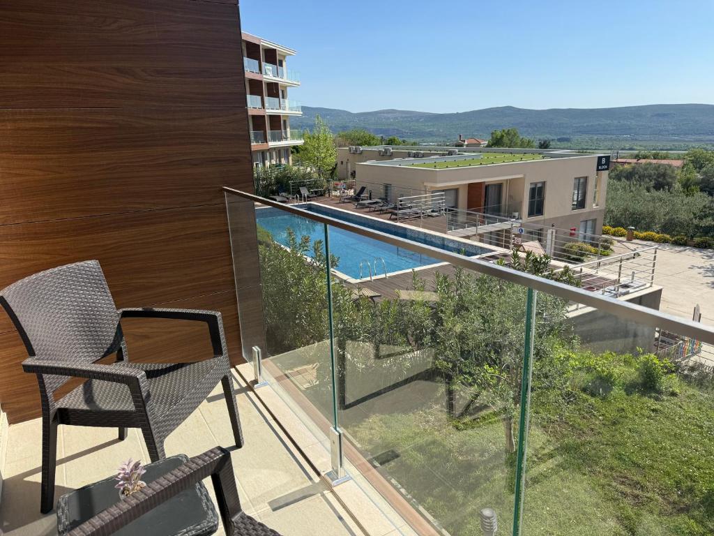 Eliza Sea View Apartment with Pool - 2
