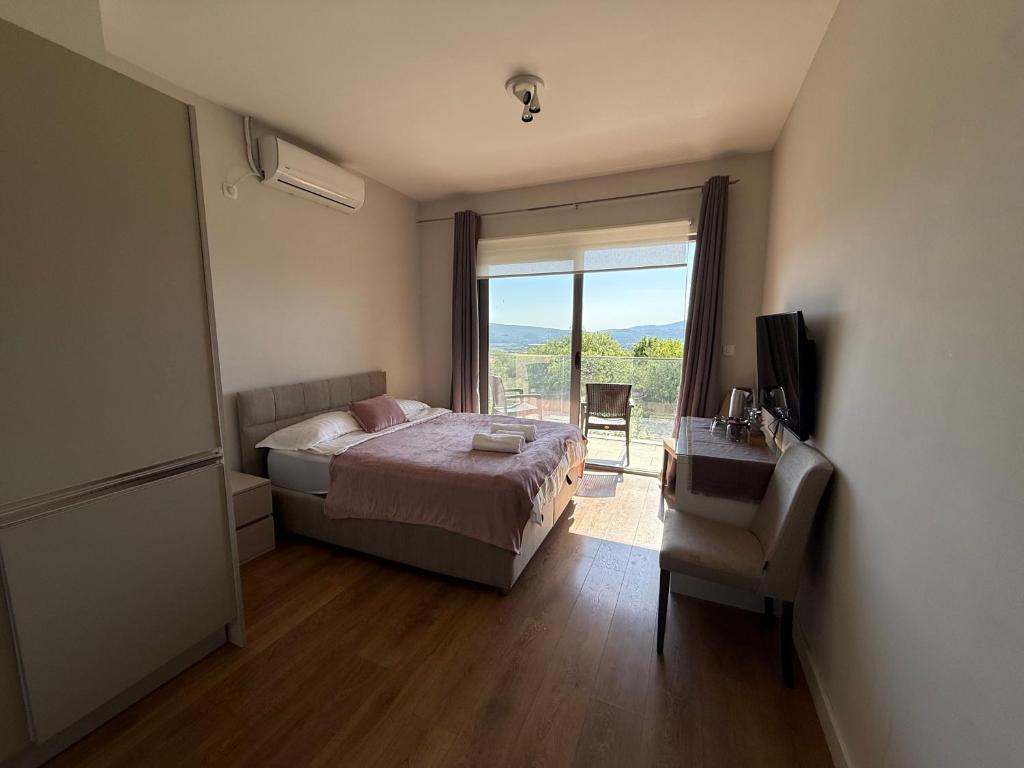 Eliza Sea View Apartment with Pool - 5