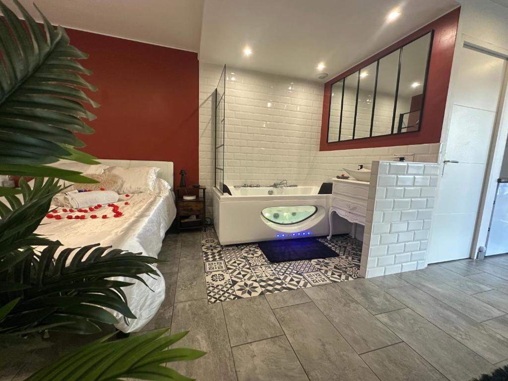 Amour Azur Appartement pour 2 avec jacuzzi et terrasse à 2 minutes de la mer - 2
