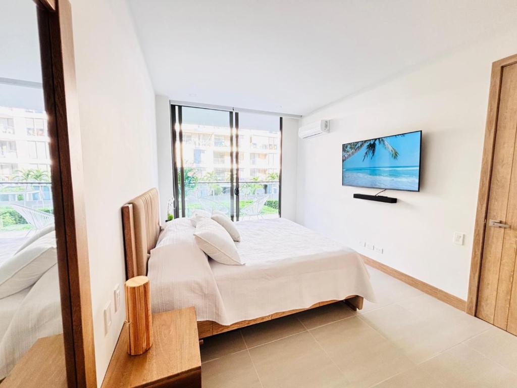 Oceanfront Residence at Exclusive Beach Club - 5