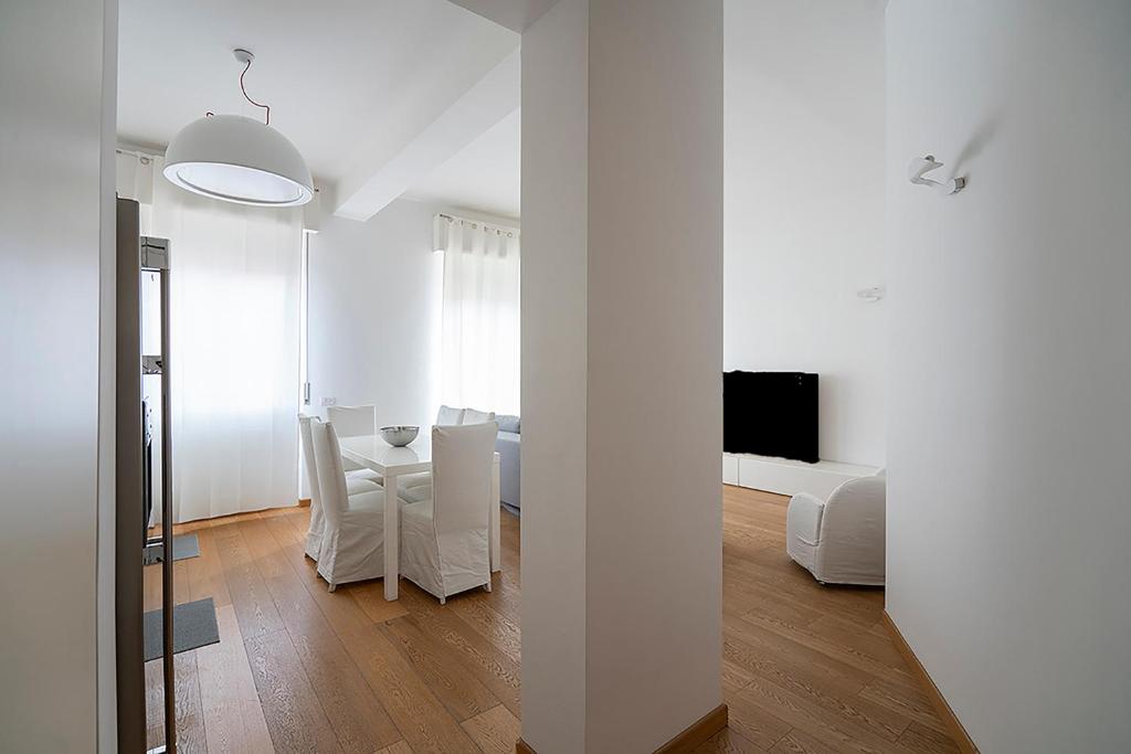 Bright Apartment in Corso Como - 2