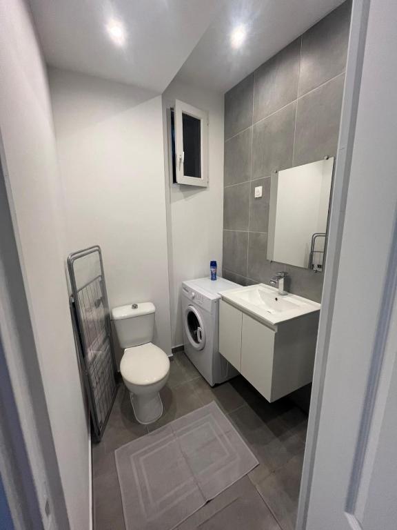 Renovated apartment in Nice! 5-minute walk from the sea! - 3