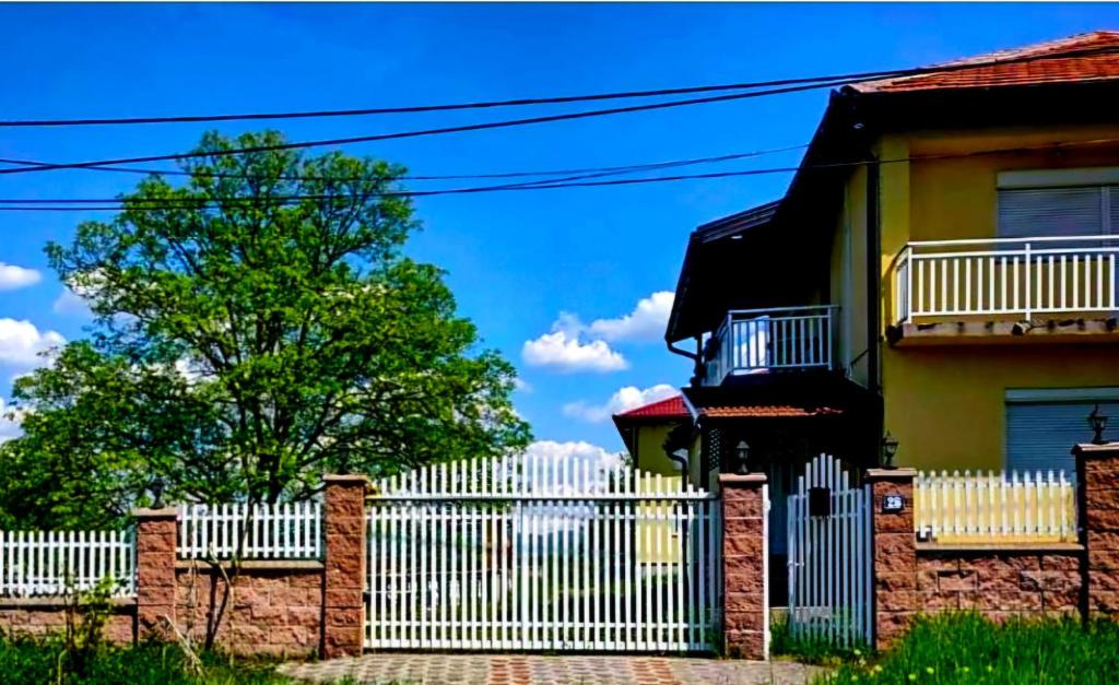 Private Rooms near Bosnian Pyramids - 1