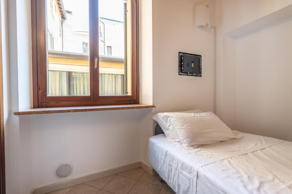 Heart of Verona's City Center - Romeo palace - Fast Wifi - 5