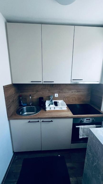 Studio Apartment at Train station and City center - 5