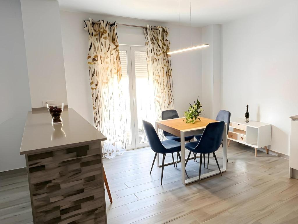 Apartamentos Zona centrica Conil solo alquilamos a parejas y familias - 2