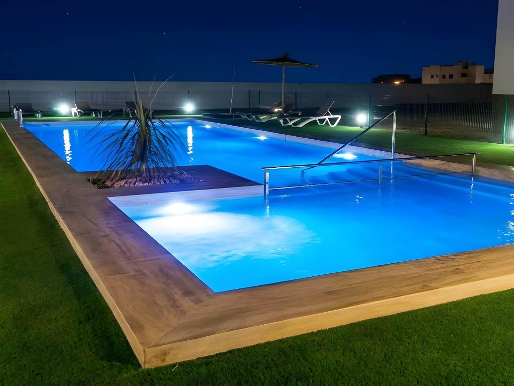 Apartamento con piscina compartida y parking gratis cerca de Tartessus - 5