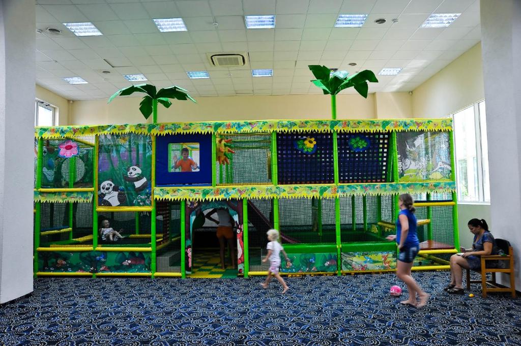 Молния Ямал Курортныи Комплекс 2 корпус Ямал photo