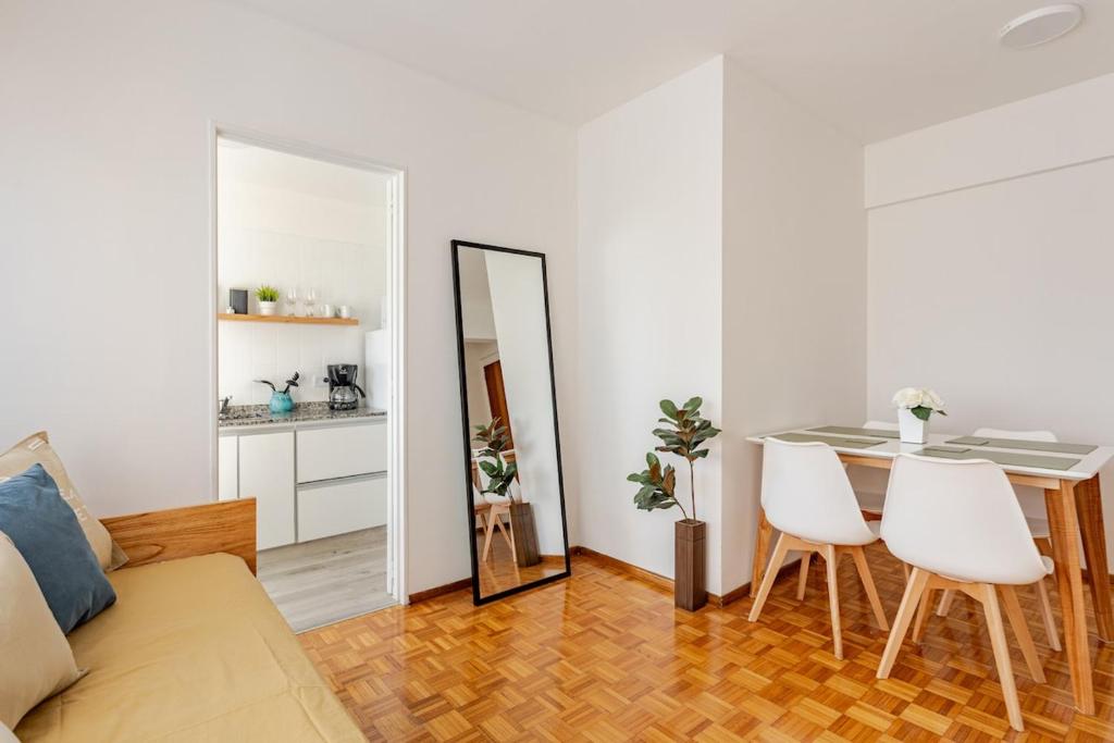 Beautiful modern and bright apartment - 3