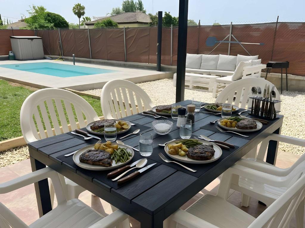 Casa Privada con Jardin Barbacoa y Piscina privada solo familias - 4
