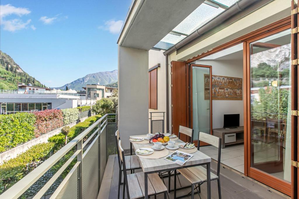Garda Therme Apartment with Balcony & Mountain Views - Happy Rentals - 1