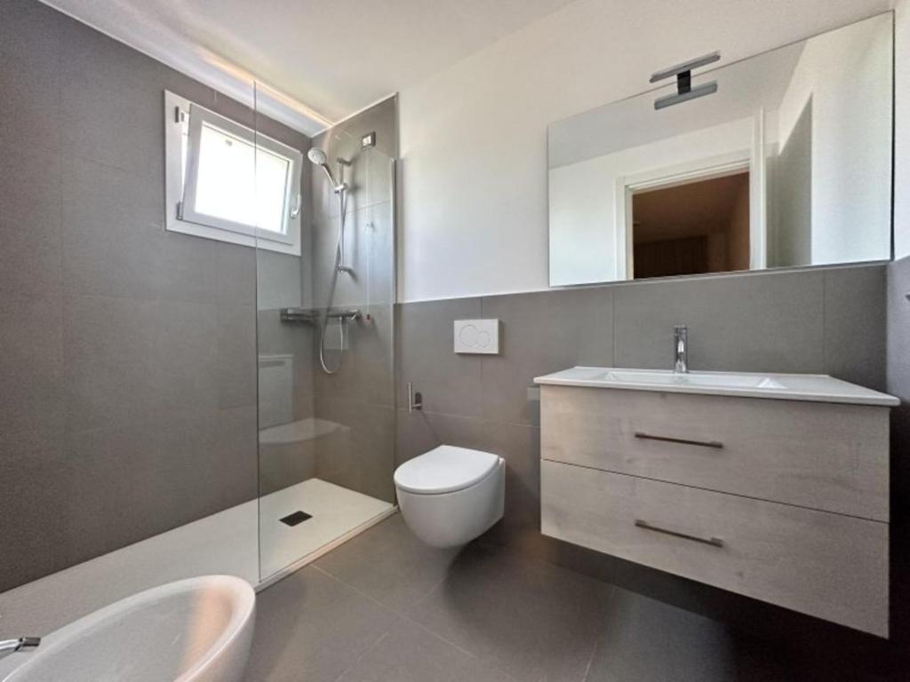 400m beach apartment with pool - 5