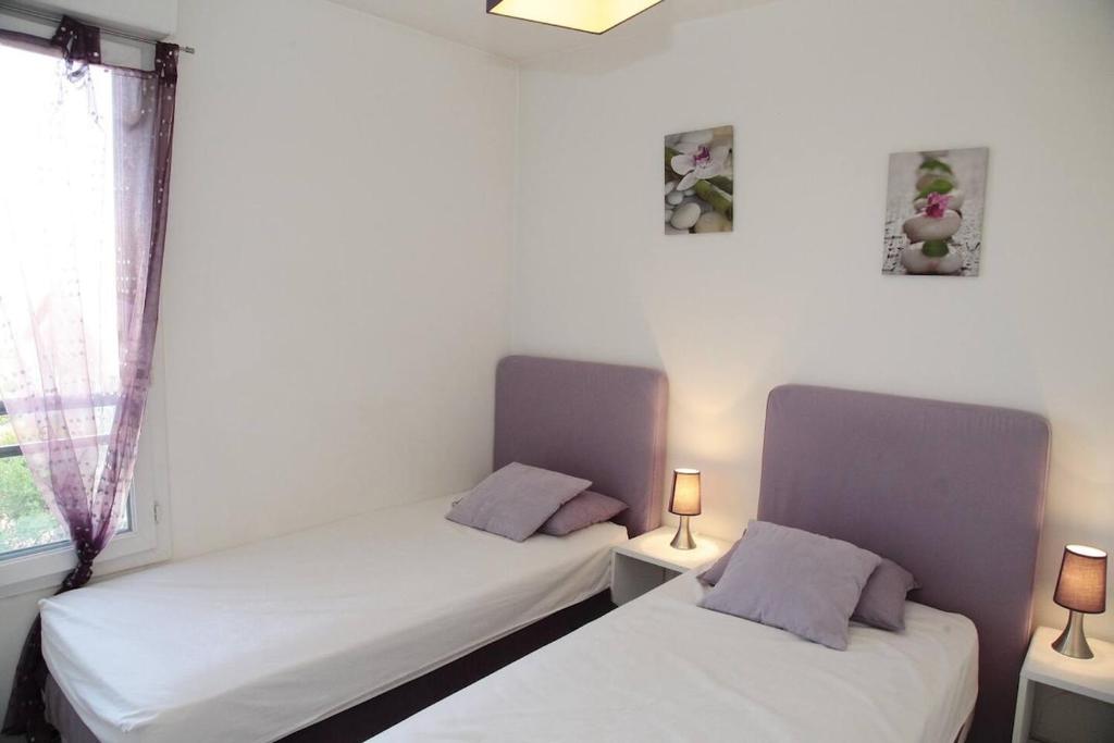 Furnished Air-conditioned 2 rooms Balcony - 6 min beaches - 2