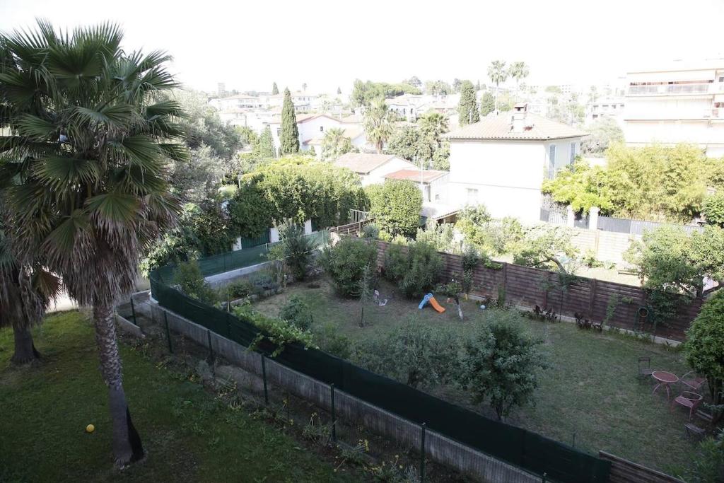 Furnished Air-conditioned 2 rooms Balcony - 6 min beaches - 5