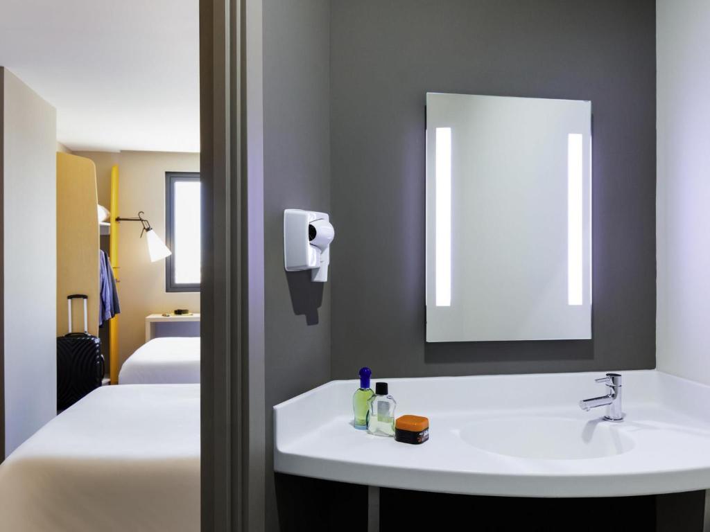 ibis Tijuana - 2
