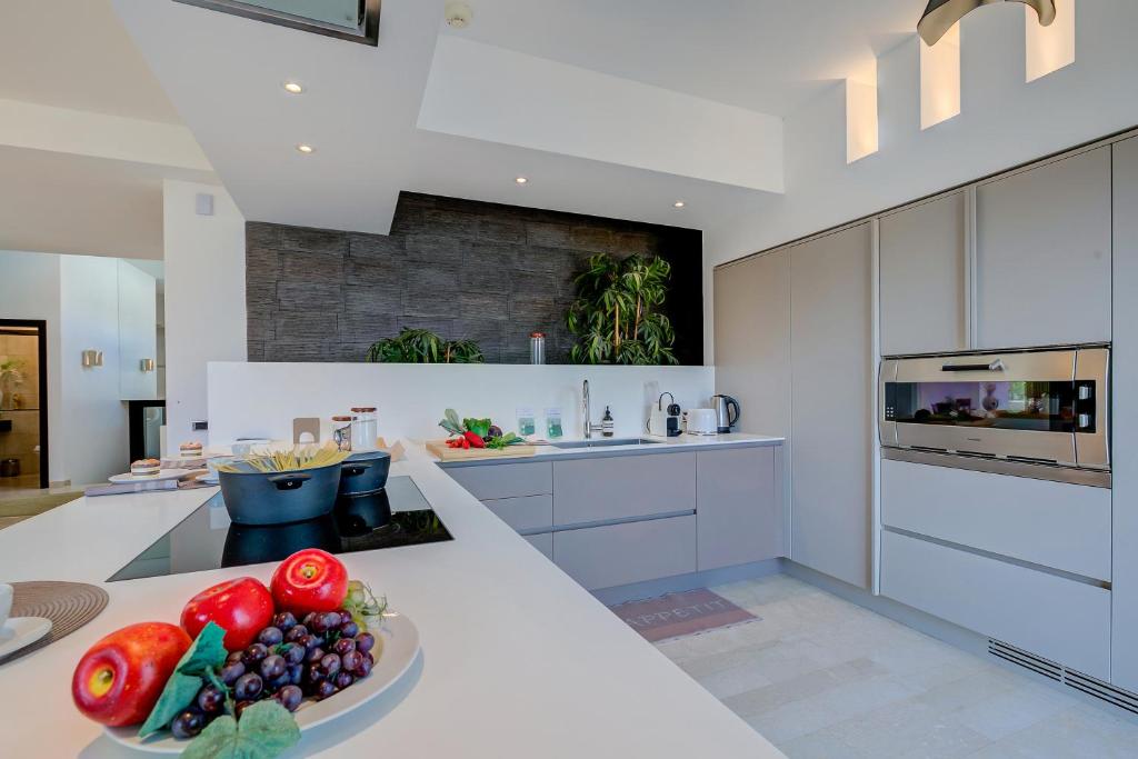 Lugano Lake View Villa with Private Pool - 5