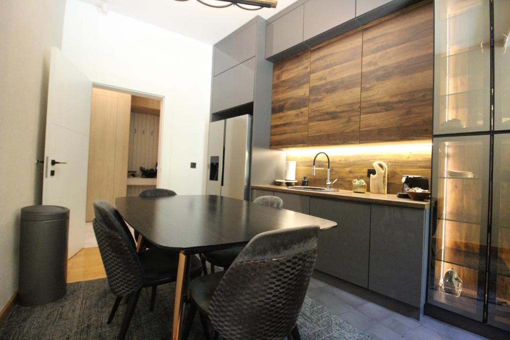 Modern Luxury Apartment Center - 2