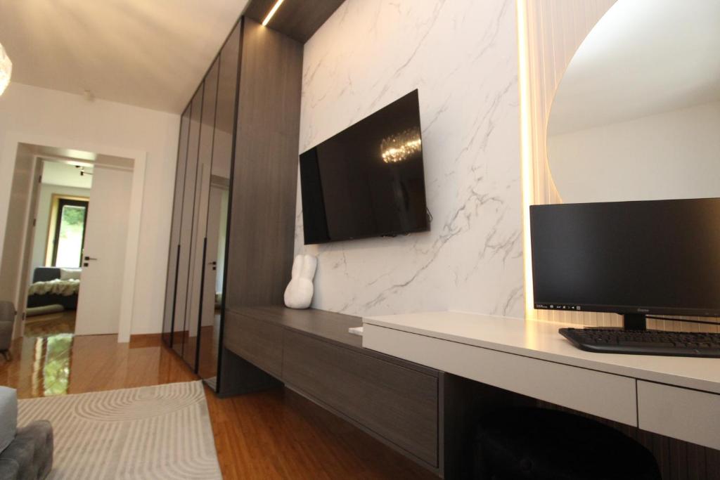 Modern Luxury Apartment Center - 5