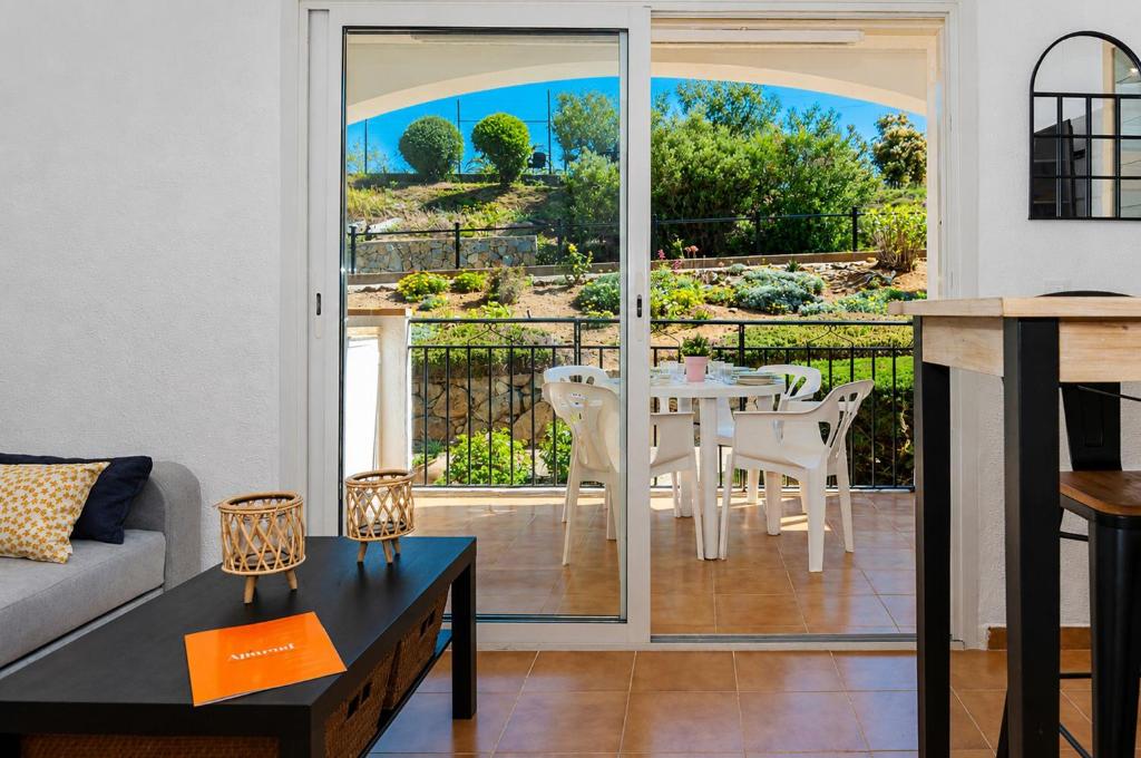 1205 JARDINS con PISCINA - Apivend Immo - 4
