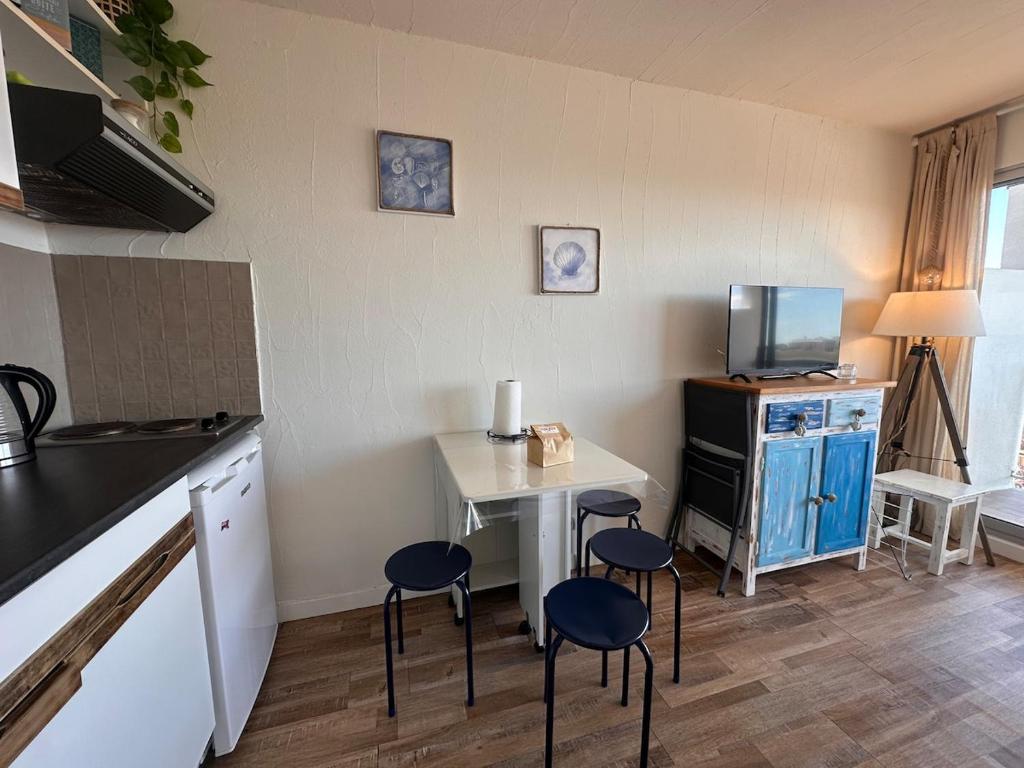 Studio Cabine climatisé avec parking privé - 3