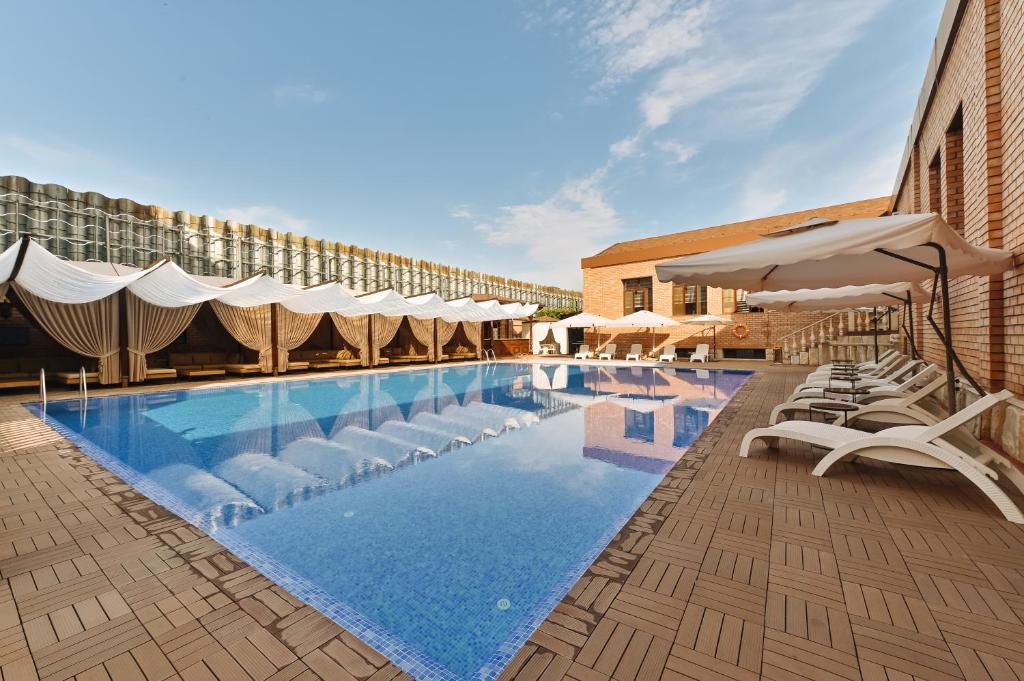 Great swimming pool