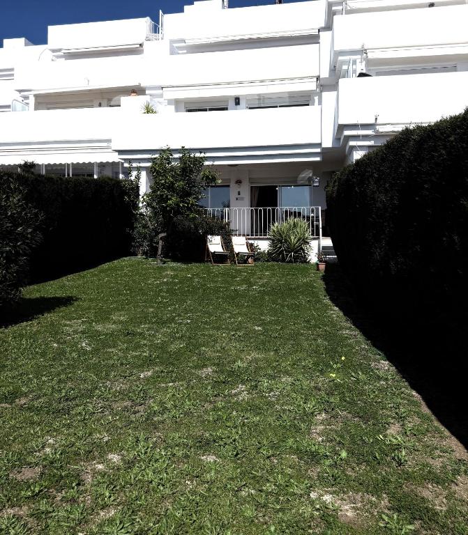 Garden apartment south facing 2 beds Benavista, Sun Gardens - 3