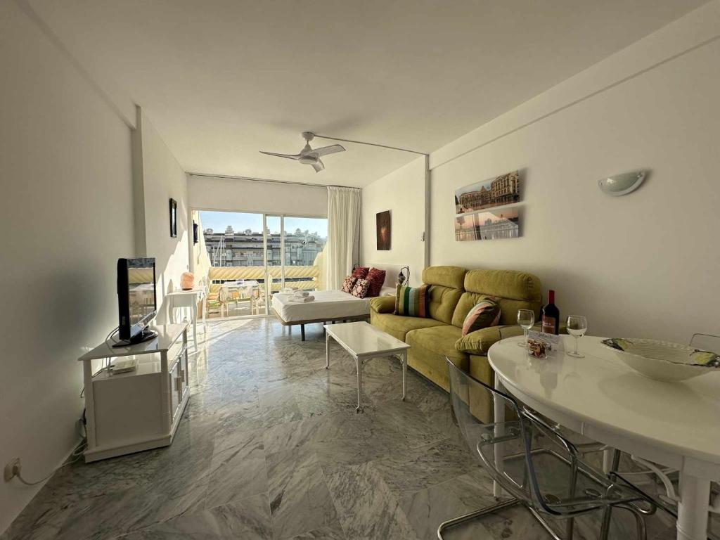 Nice Apartament in Puerto Marina - 2