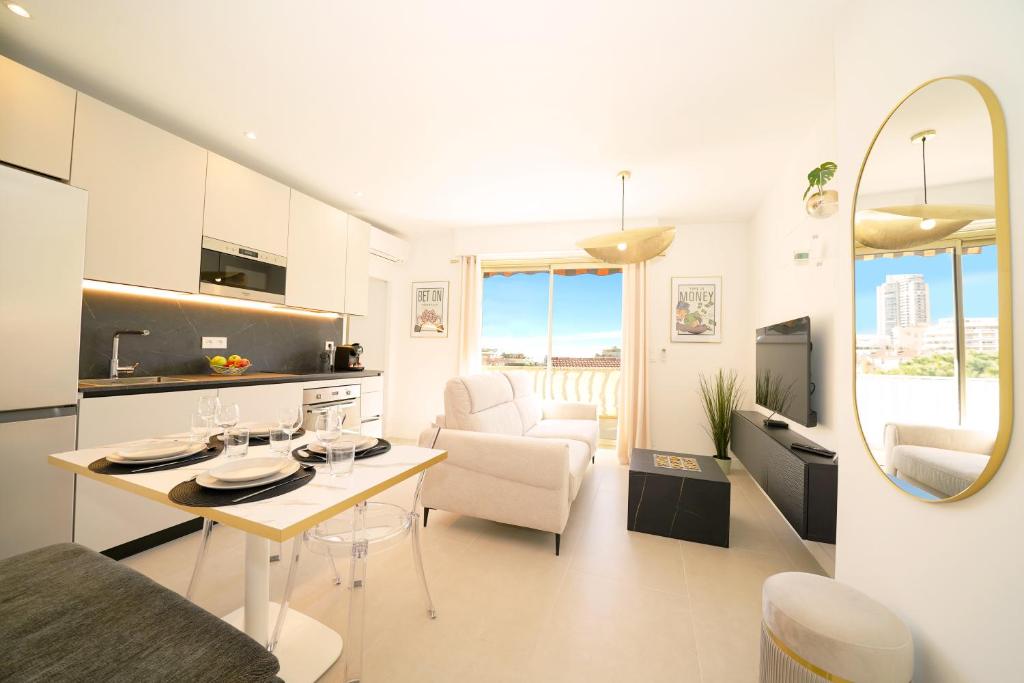Monaco - Entire top floor with terrace and garage - 4
