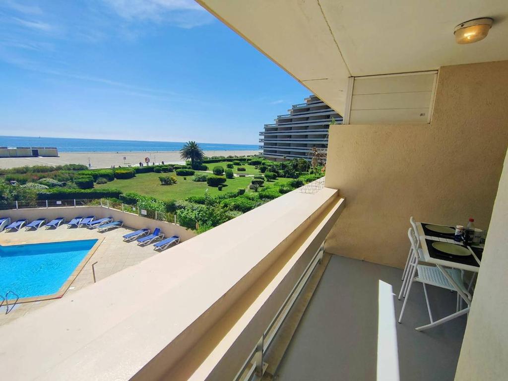 Appartement 2 pièces pour 5 pers avec piscine et parking face à la mer - FR-1-696-130 - 1