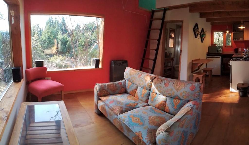 Casa para dos personas, rodeada de árboles - 1