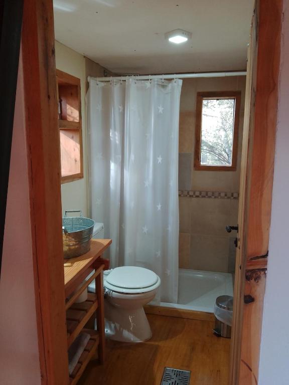 Casa para dos personas, rodeada de árboles - 2