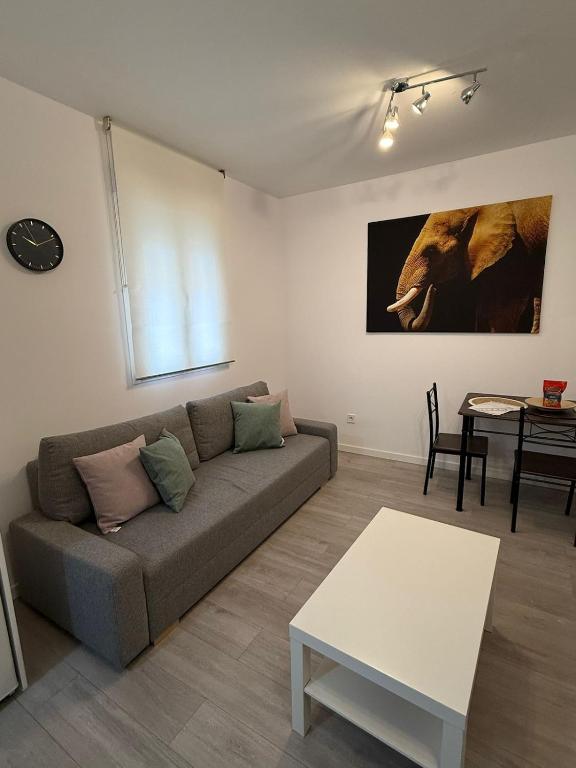 Apartment in Estrecho Lope de Haro Street - 1