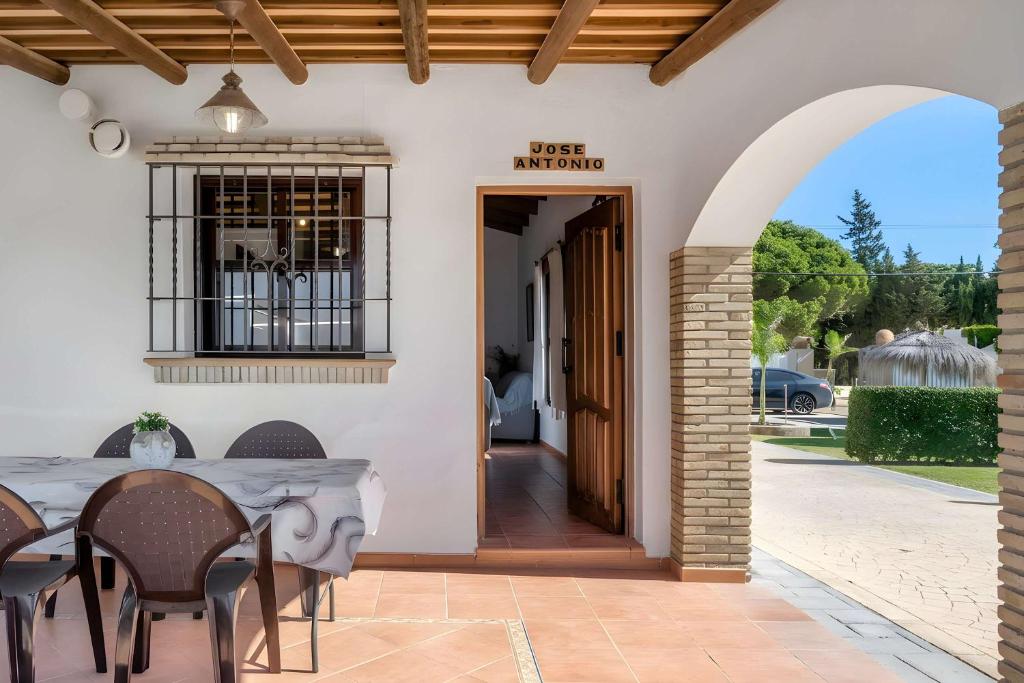 Casa con piscina compartida en Conil de la Frontera - 5