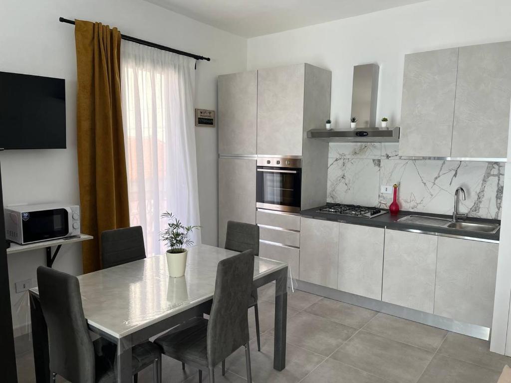 Apartment, Sulina's House - 1