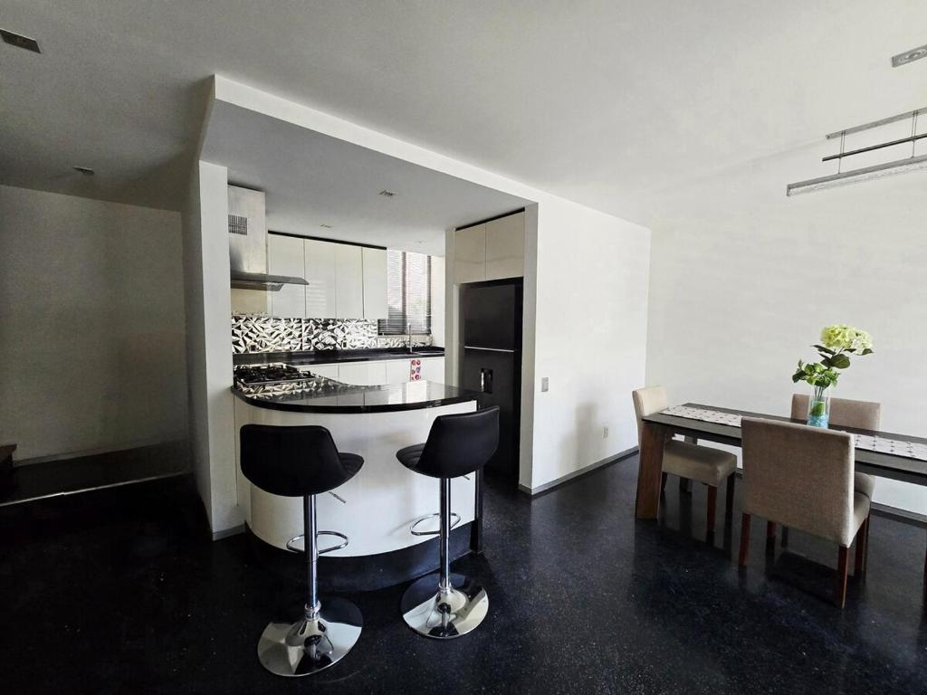 Luxurious, modern, and centrally located Minimalist house - 2