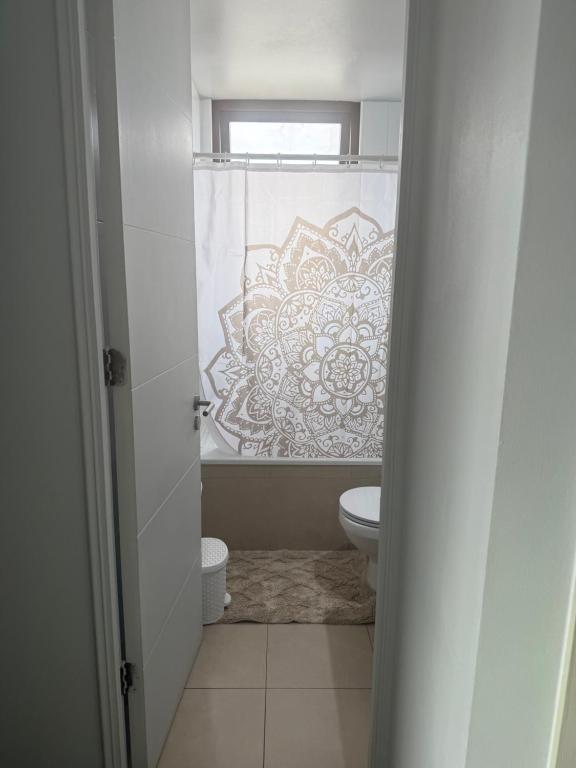 Habitación con baño privado, con una vista espectacular a la playa Cavancha - 4
