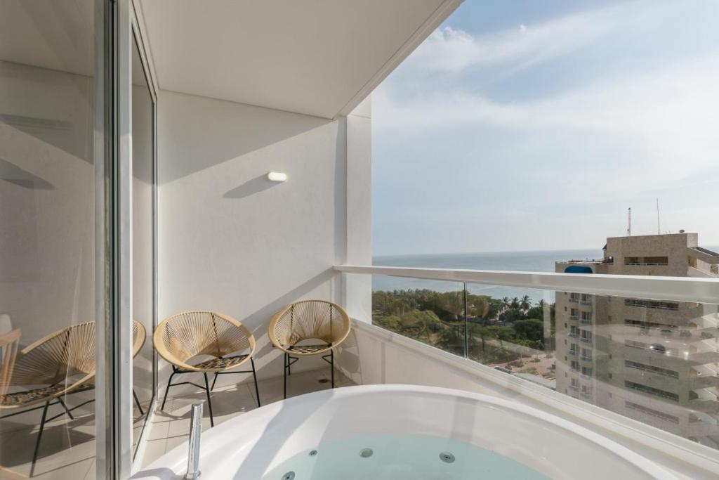 Modern apartment with Jacuzzi and ocean views - 1