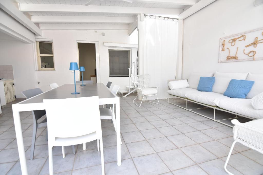Marina Central Beach House - 5