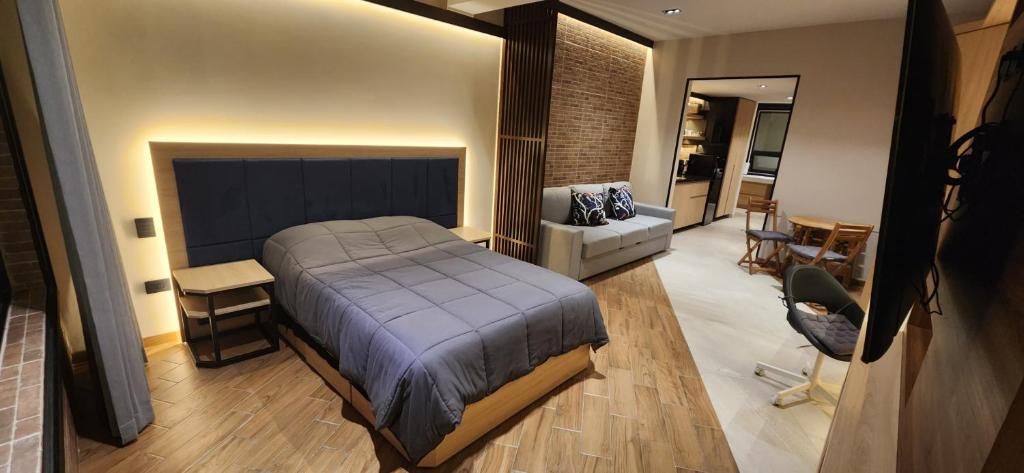 Premium loft for up to 4 guests close to UPAEP and Avenida Juarez - 1