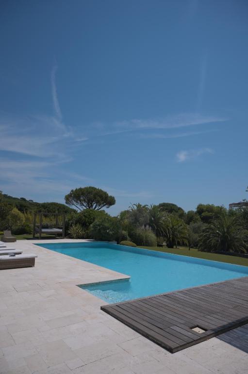 Luxury Mediterranean Villa with Pool & Helipad - 5
