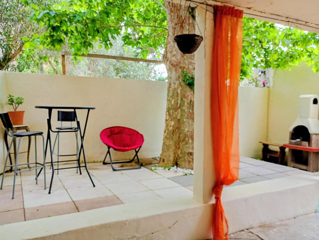 Appartement entier avec jardin - 2