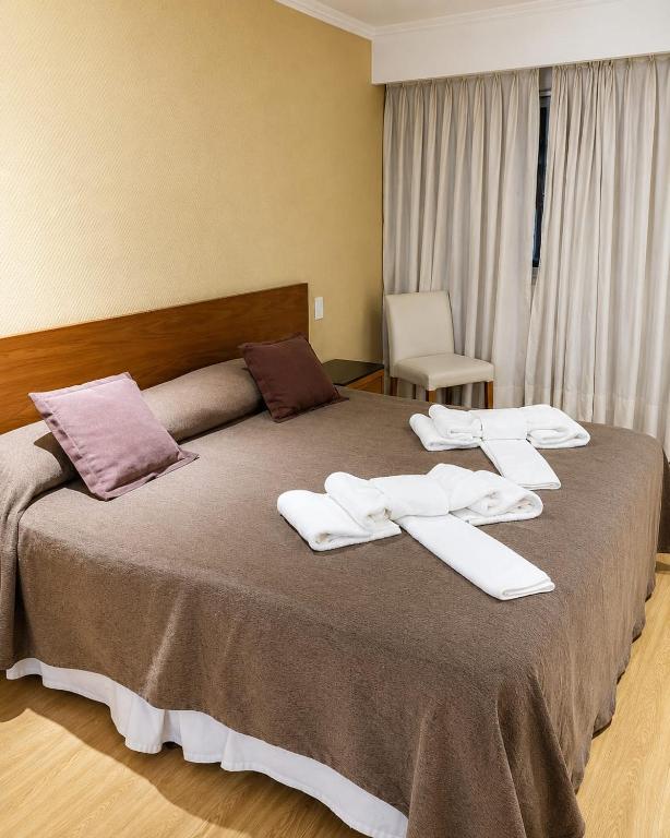 Hotel Los Fuegos - 2