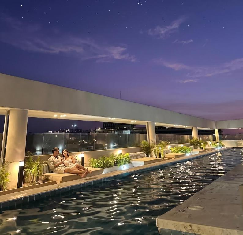 Exclusive Experience Rooftop & Pools - 4