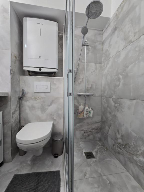 Cozy Seaside Studio with Private Parking - 5