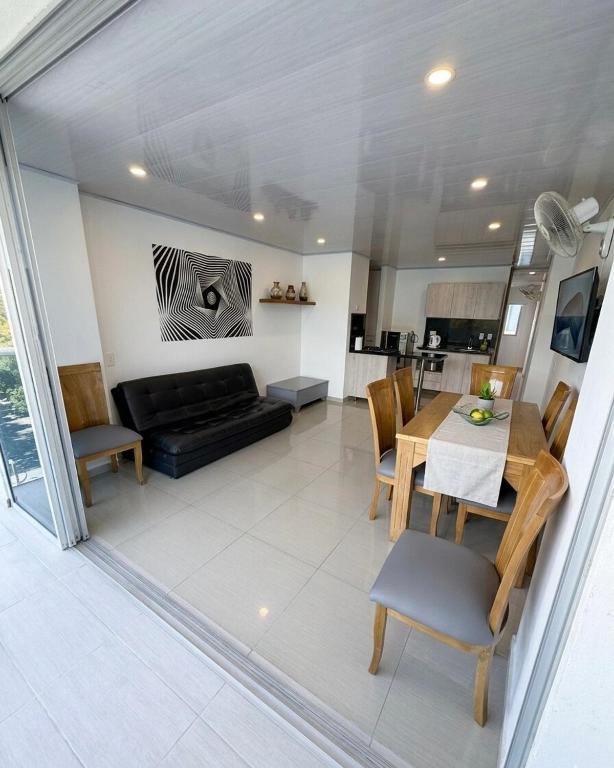 Luxury Suite with Pool in Melgar - 2