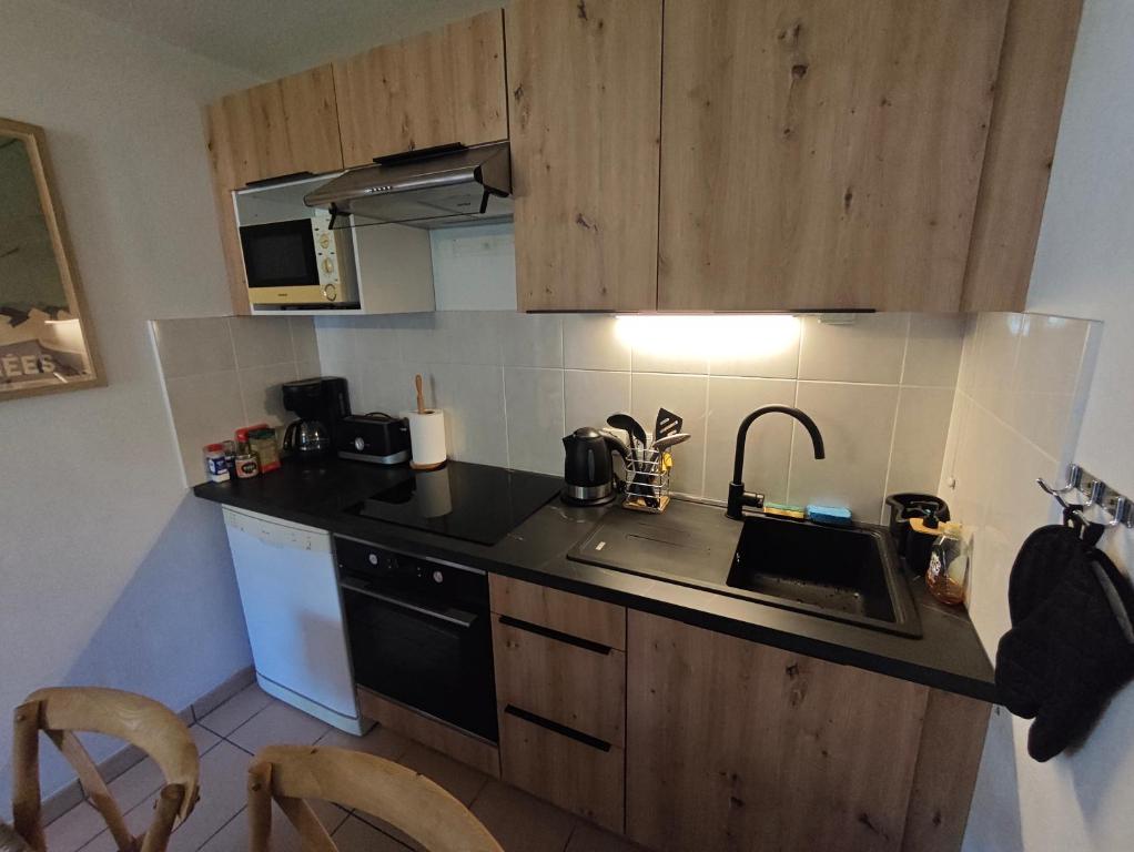 Appartement meublé T3 avec terrasse vue montagne - 4