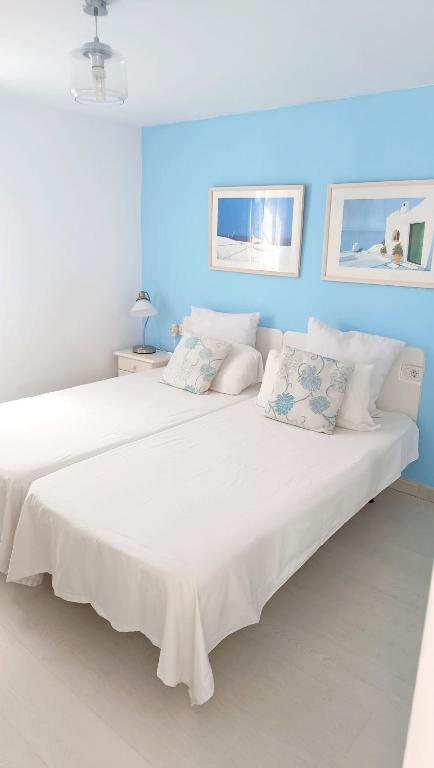 bright suite with private entrance and balcony - 2